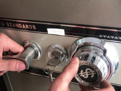 Dịch vụ sửa khóa két sắt quận 7 giá rẻ và uy tín nhất 